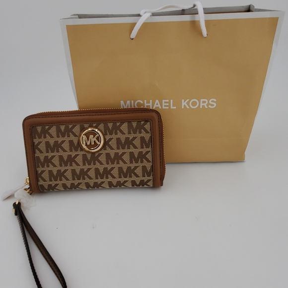 🆕️  Michael Kors Fulton Logo Wristlet/ Phone Case - Picture 2 of 6